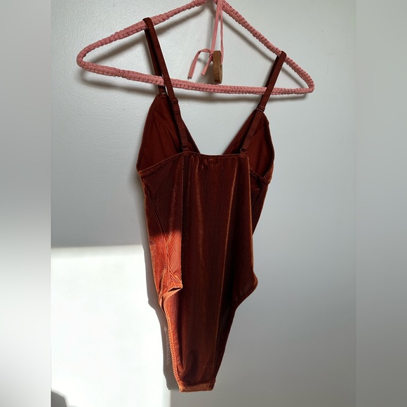 Urban Outfitters burnt orange bodysuit - Picture 2 of 4